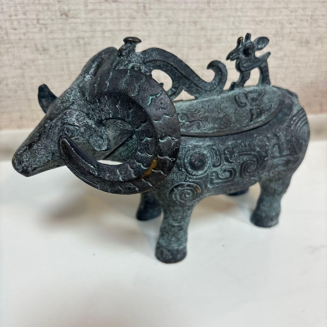 青銅器　羊の形装飾品羊尊 盛酒器 置物 祭祀品 古美術 Amazon.co.jp: 青銅器 骨董複製品 四羊方尊 KZ-S-016 : ホーム＆キッチン