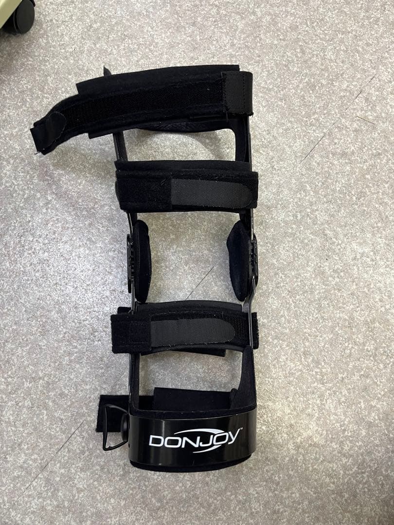 膝サポーター DONJOY ドンジョイ装具前十字靭帯 左足用　L ドンジョイDONJOY 左膝 前十字靱帯 装具 サポーター - メルカリ
