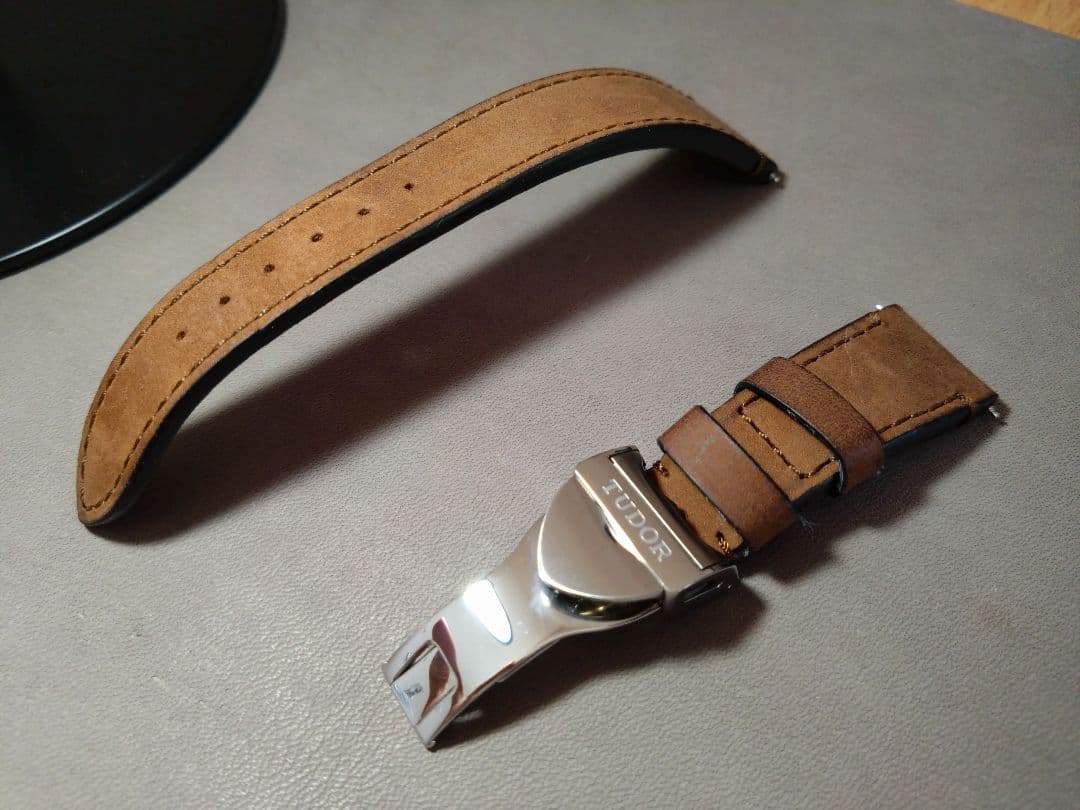 TUDOR　ブラックベイ58　純正レザーベルト　Dバックル TUDOR ブラックベイ58 純正レザーベルト Dバックル TUDOR ブラックベイ