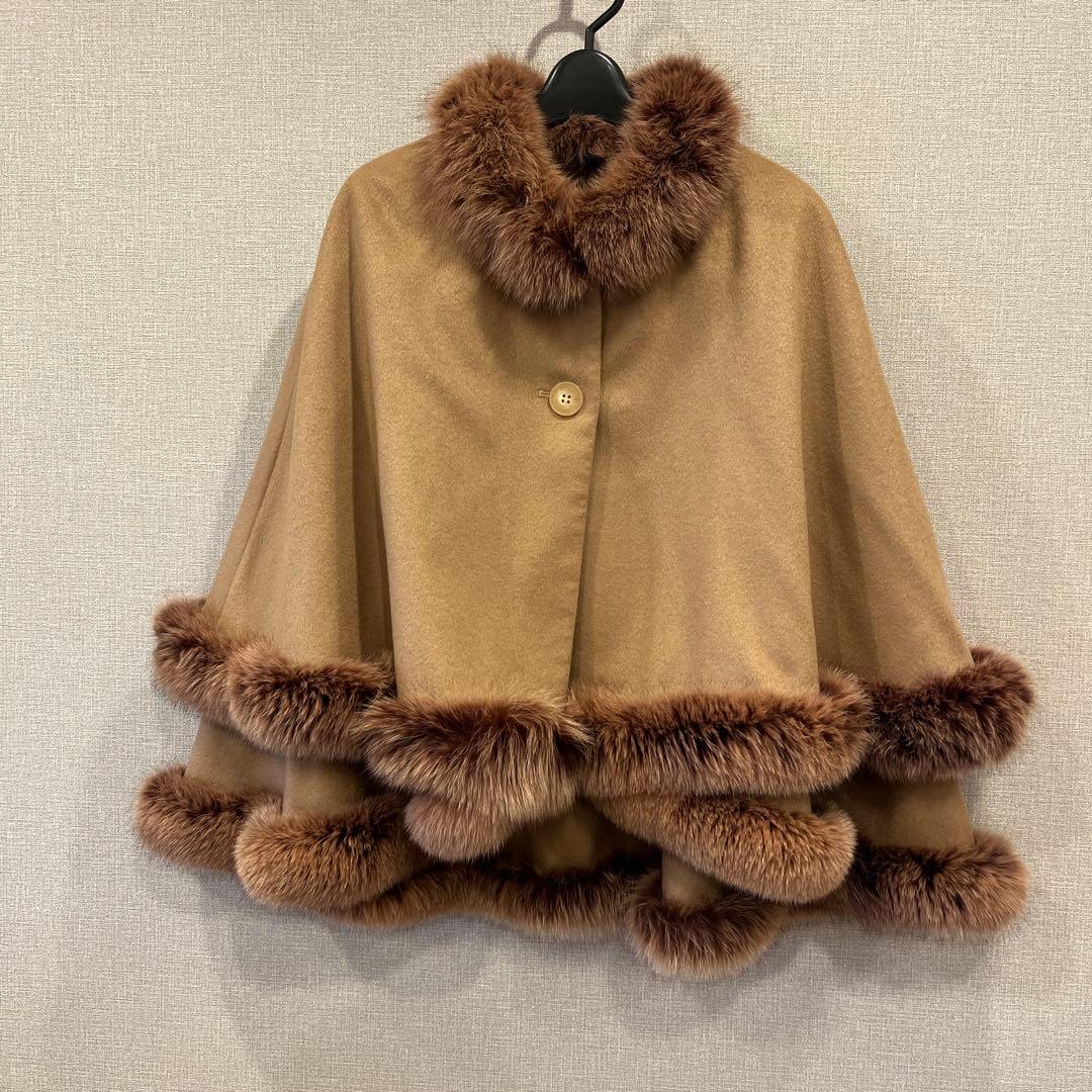 カシミヤ　ファー付きポンチョ ca2022-1.jpg